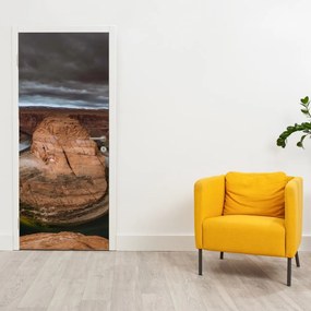 Fototapeta na dvere - Jazero v útese (95x205cm)