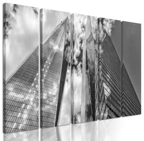 5-dielny obraz mrakodrapy v čiernobielom prevedení