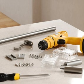 Oceľová roztiahnuteľná garniža v matne striebornej farbe 107 - 305 cm Flute – Umbra