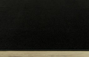 Metrážny koberec Wembley 278 čierny