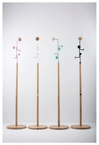 Stojací vešiak z masívneho dubového dreva s modrým detailom Gazzda Hook