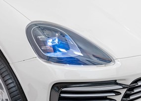 Ramiz Elektrické autíčko Porsche Cayenne S na batérie pre deti biely lak SUV + diaľkové ovládanie