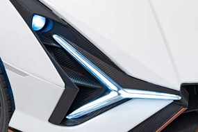 Ramiz Lamborghini SIAN Biele vozidlo