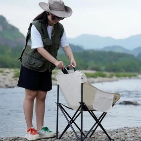Skladacia turistická stolička s praktickým puzdrom krémová