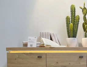 Široká vitrína Bolus, dub artisan, s osvetlením