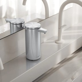 Bezdotykový oceľový dávkovač mydla v matne striebornej farbe 266 ml – simplehuman