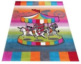 Farebný koberec s motívom Kolotoč