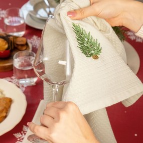 Goldea vianočná kuchynská vaflová utierka s výšivkou - stromček na krémovom 50 x 70 cm