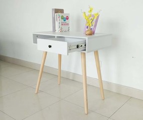 Elegantný drevený stolík so šuflíkom