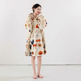 Baránková mikinová deka s rukávmi a kapucňou PAPAVA, krémová