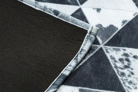 Koberec PATCHWORK 21722 sivý - imitácia kože krava, trojuholníky