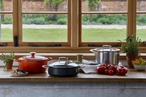 Hrniec Le Creuset nepriľnavý hliník s úchytmi 30 cm