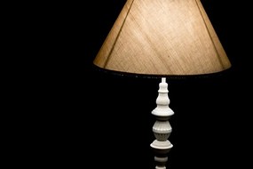 Stolná lampa s tienidlom, biela, šedá s patinou, 35x62 cm