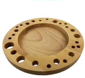 AMADEA Drevený tanier s otvormi, masívne drevo, priemer 28 cm