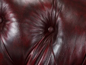 furniture-nabytek.cz - Pohovka Chesterfield Hereford 2-miestna z pravej kože, červená