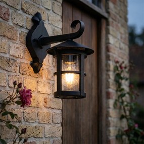 Klasická vonkajšia nástenná lampa čierna IP44 - Herb