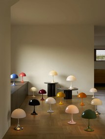 Louis Poulsen Stolní lampa Panthella 320 Opal Beige