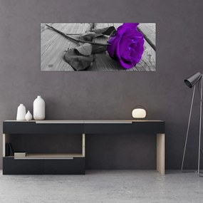 Obraz - Fialová ruža so zelenou stonkou (120x50 cm)