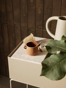 ferm LIVING Mramorová tácka na Plant Box Beige