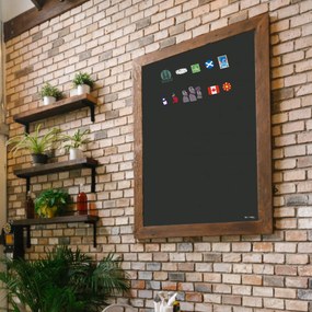 Toptabule.sk  Čierna tabuľa na magnetky v rustikálnom ráme 60x40 cm