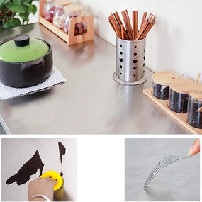 Kuchynský stôl z nehrdzavejúcej ocele