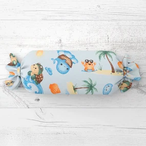 Biante Detský vankúš valec bonbon Sandra SA-535 Morské zvieratká na svetlo modrom 15x40 cm