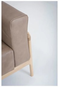 Svetlohnedá pohovka z byvolej kože s konštrukciou z dubového dreva Gazzda Fawn, 240 cm