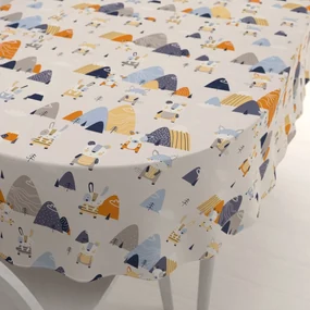 Biante Detský bavlnený oválny obrus Sandra SA-613 Modro-oranžové lesné zvieratká na bledo sivom 140x160 cm