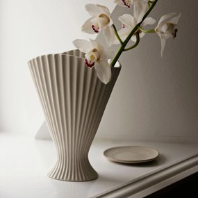 Ferm Living Dizajnová váza Fountain Off White