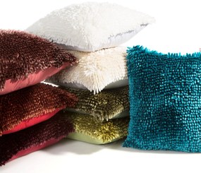 CHLPATÁ DEKORAČNÁ OBLIEČKA NA VANKÚŠ SHAGGY1 40X40 CM TMAVOBORDOVÁ