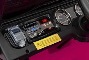 Ramiz Jeep Wrangler Rubicon Ružové vozidlo