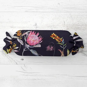 Biante Vankúš valec bonbon Sandra SA-427 Dúhové kvety na tmavo modrom 15x40 cm