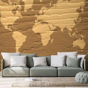 Samolepiaca tapeta hnedá mapa na drevenom pozadí
