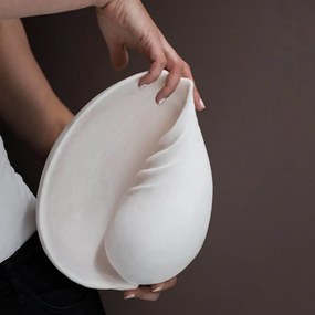 Soška z polyresínu (výška 30,5 cm) Conch – Mette Ditmer Denmark