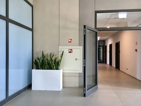 Dizajnový kvetináč MONUMO LUNGO MAXI White