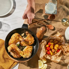 STAUB panvica s drevenou rukoväťou, 24 cm