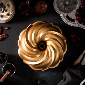 Panvica Nordic Ware Swirl bundt, 10 šálok, zlatá, 94077