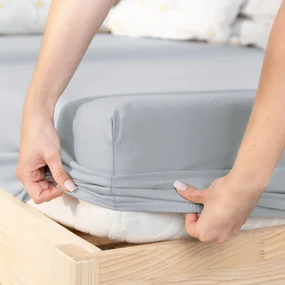 Goldea plachta jersey s napínacou gumou - sivá 200 x 220 cm