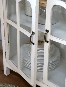 Krémová drevená komoda s presklenými dvierkami Old Satin- 70*32*92cm