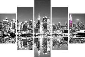 Obrázok - New York a fialový mrakodrap (150x105 cm)