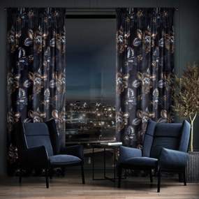 ZATEMŇOVACÍ ZÁVES NA PÁSKE LIMITED COLLECTION PEONIA2 140X270 CM ČIERNA