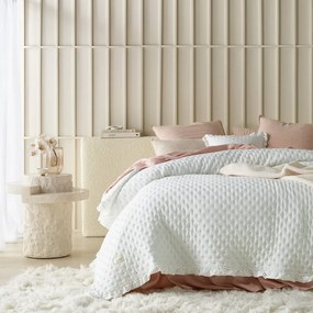 Biely prehoz na posteľ Molly s volánom 200 x 220 cm