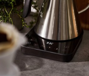 Elektrická kanvica s labutím hrdlom