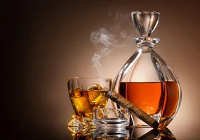 Dekorant Crystalite Bohemia karafa na liehoviny Bucaneer 650 ml