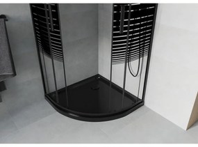 Mexen Rio, štvrťkruhový sprchovací kút s posuvnými dverami 80(dvere) x 80(dvere) x 190 cm, 6mm číre sklo s pásikmi, čierny profil + čierna sprchová vanička SLIM, 863-080-080-70-20-4170B