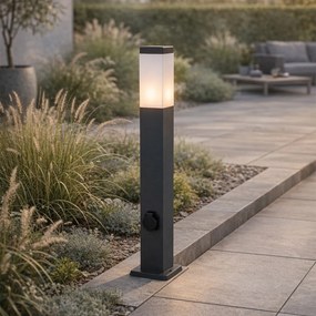 Vonkajšia lampa tmavo sivá 80 cm so zásuvkou IP44 - Malios