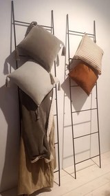 Čierny kovový vešiak na textil rebrík - 50 * 220 cm