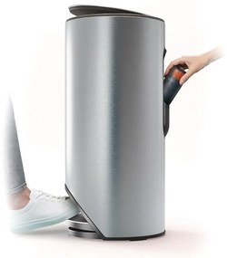 Nášľapný odpadkový kôš z nehrdzavejúcej ocele v lesklo striebornej farbe 30 l Arc – Joseph Joseph