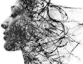Samolepiaca tapeta žena s abstraktnými prvkami - 450x300