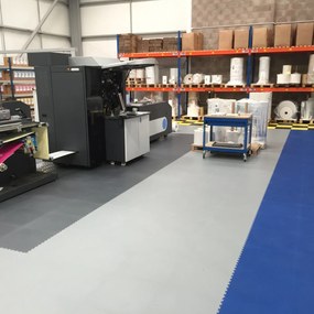 Gerflor Vinylový modulový štvorec R-Tile 5005 Blue - 50,3x50,3 cm